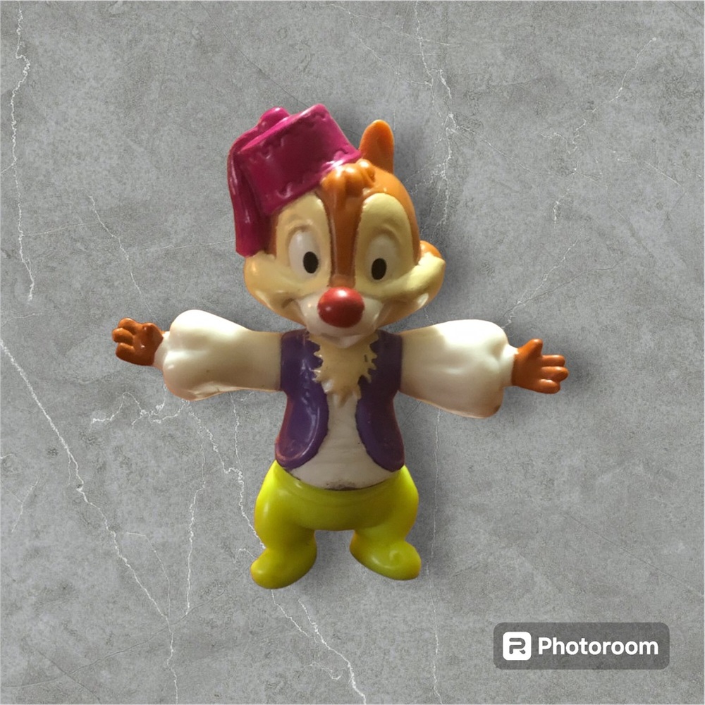 Vinatge Walt Disney world Epcot center 3 inch chipmunk figure doll 1994